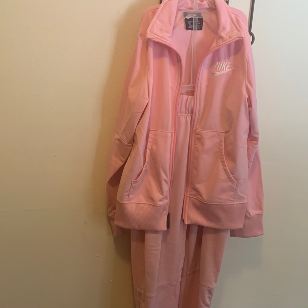 Girls Nike Sweat suit